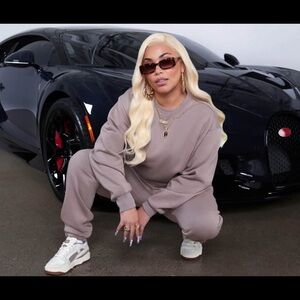 PUMA Women’s Sweat Suit - Lauren London The marathon Size XL New